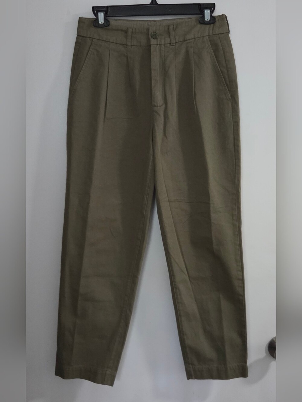 AYR The Metropolitan Pleated Trousers SZ 2 Cotton , like new condition